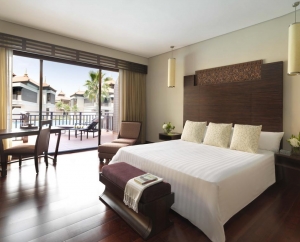 PREMIER LAGOON ACCESS ROOM